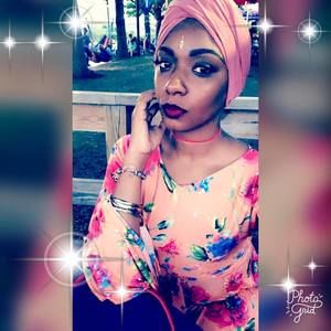 Meet your Posher, Ebony